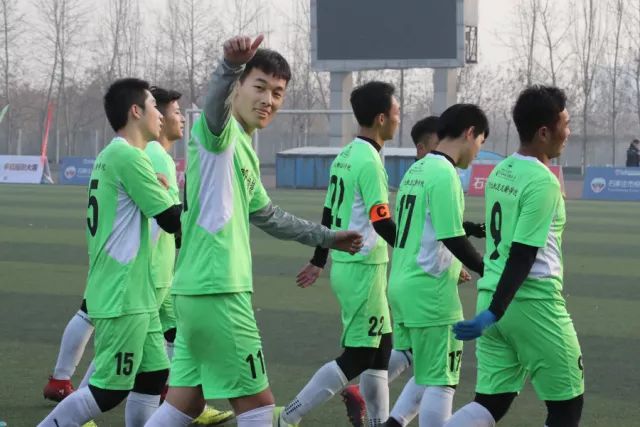 利拉德35分米德尔顿23+10 雄鹿力克步行者1-0