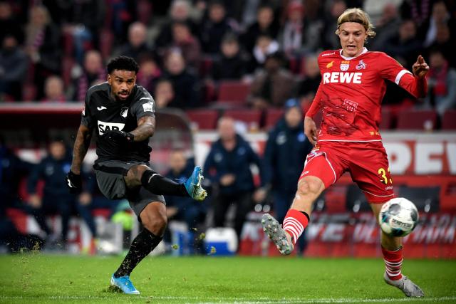 巴神时隔1701天重返意甲 球迷想要球衣巴神脱球裤