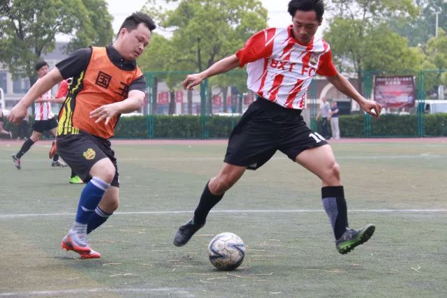 高诗岩29+9沙约克28分 山东险胜北京终结3连败